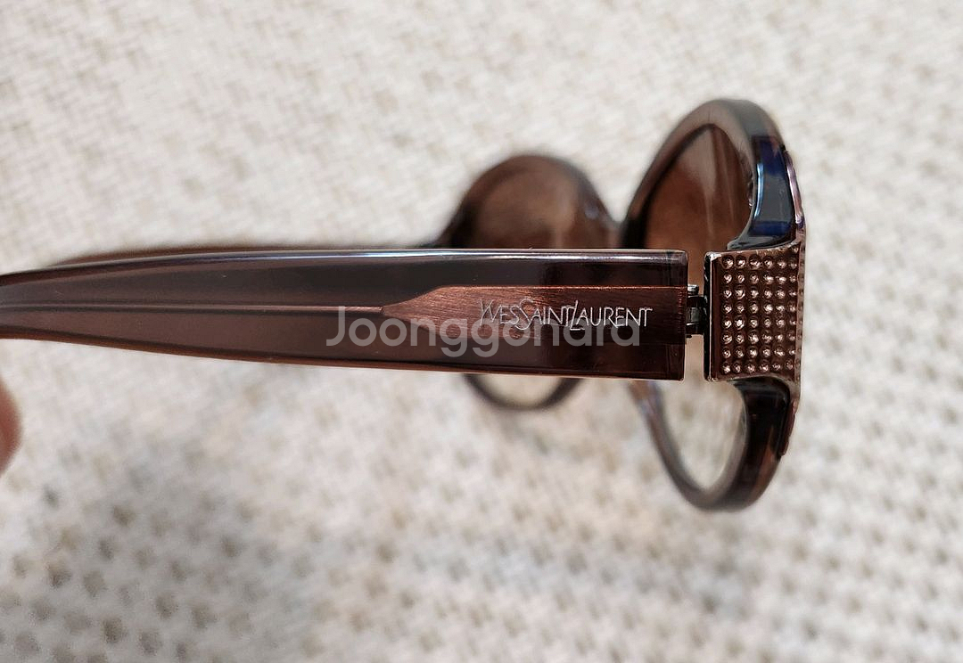 입생로랑 선글라스 (반값택포 2.3만)--5