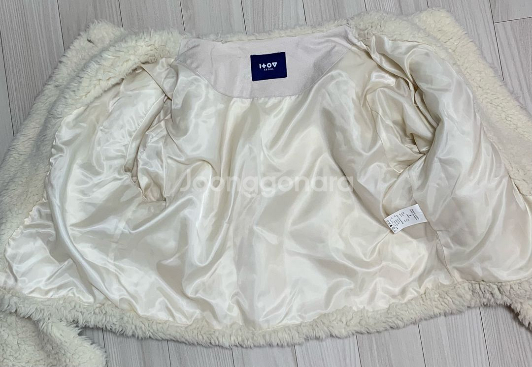 아이토브서울 퍼 자켓 아이보리--5