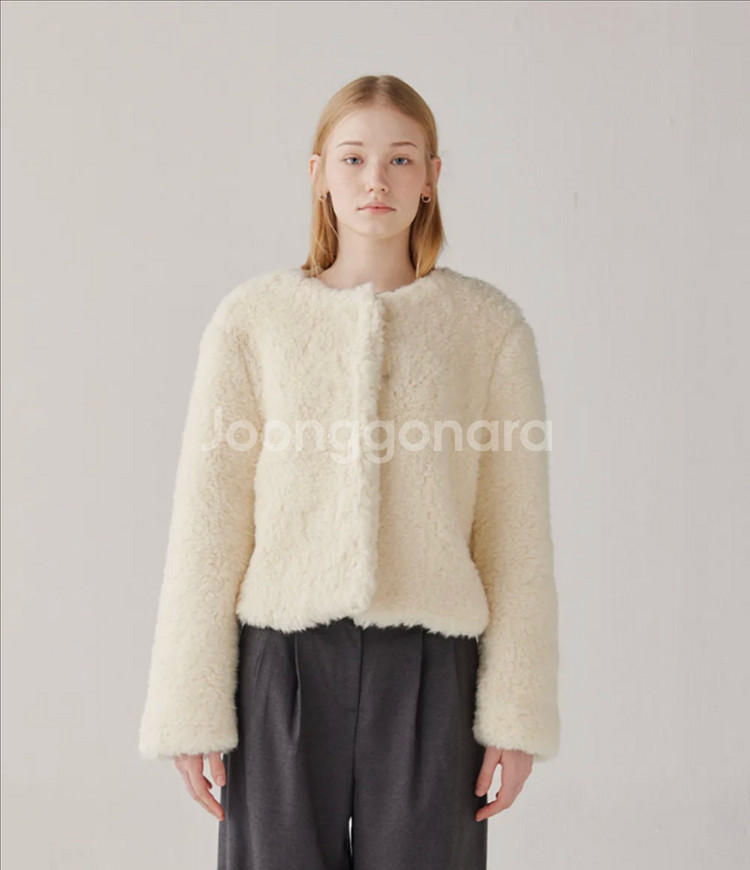 아이토브서울 퍼 자켓 아이보리--1