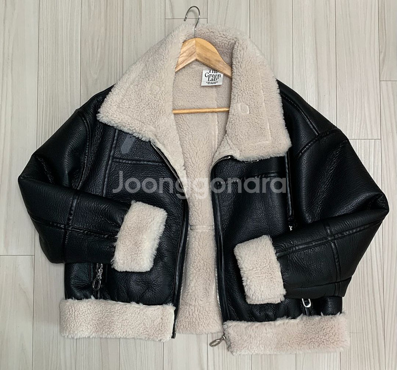 더그린랩 FAUX 퍼 하이넥 무스탕 자켓 블랙--0