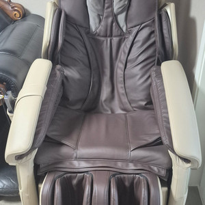 LG HealingMe 안마의자 BM400RIR