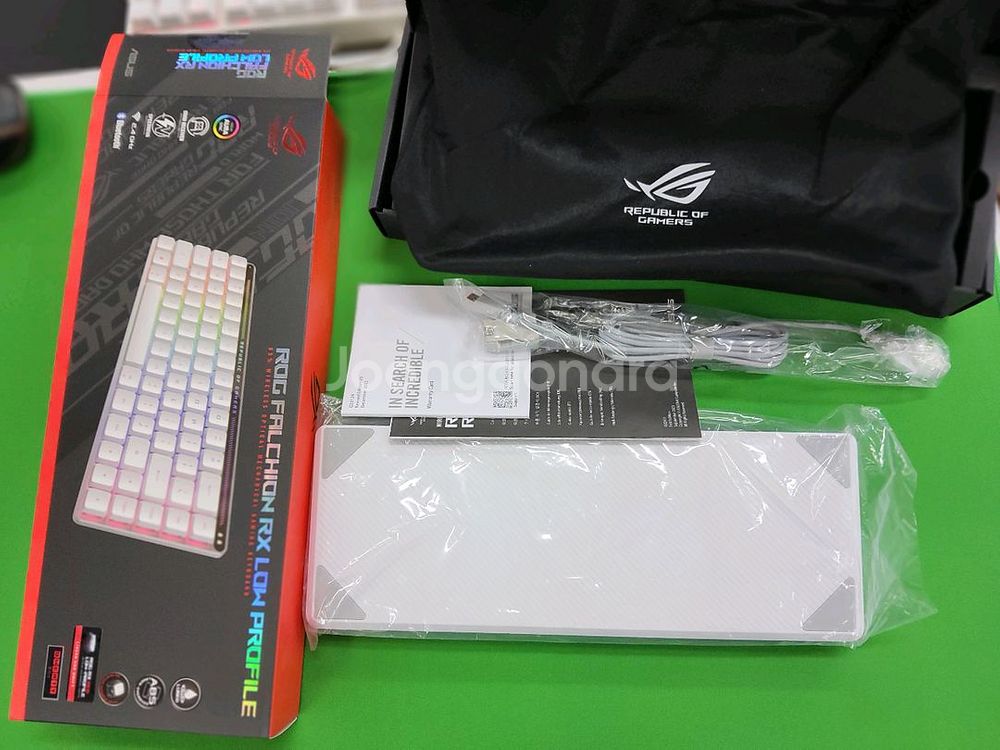 ROG Falchion RX 로우프로필 기계식 키보드--1