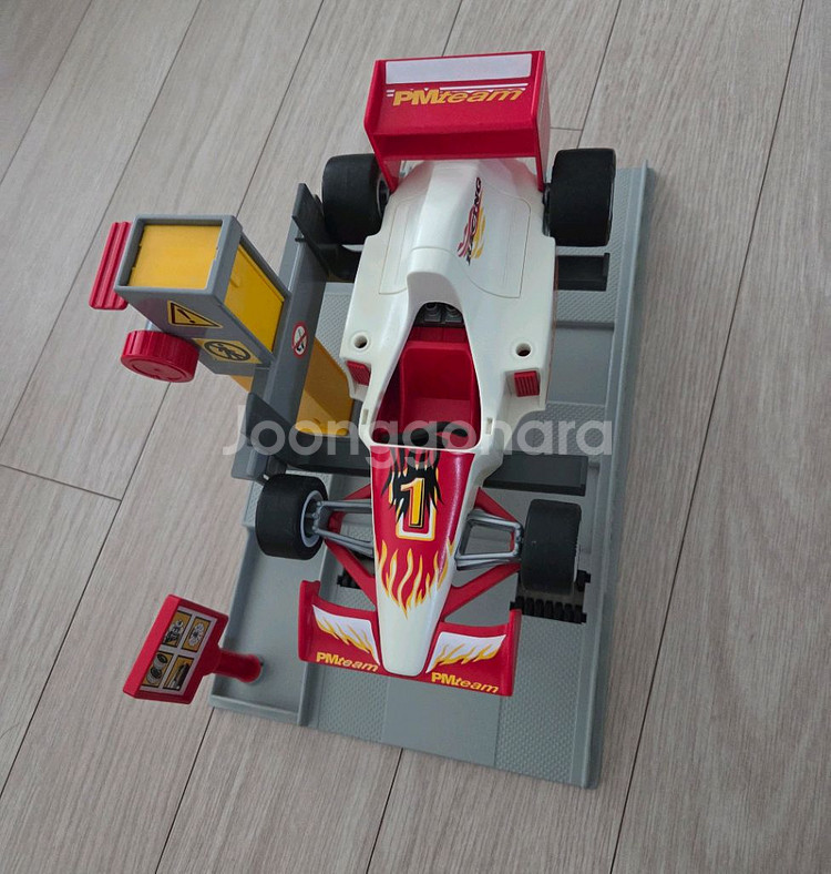 플레이모빌 정비소 및 F1 레이싱카--1