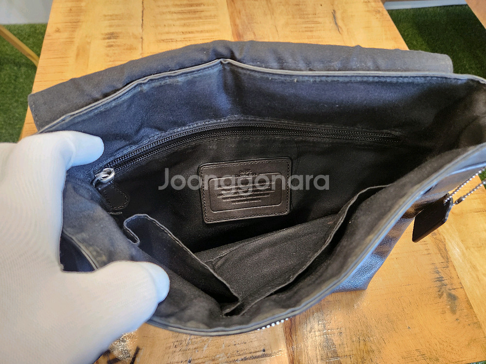 (정품) 코치 남성 시그니처 크로스백--5