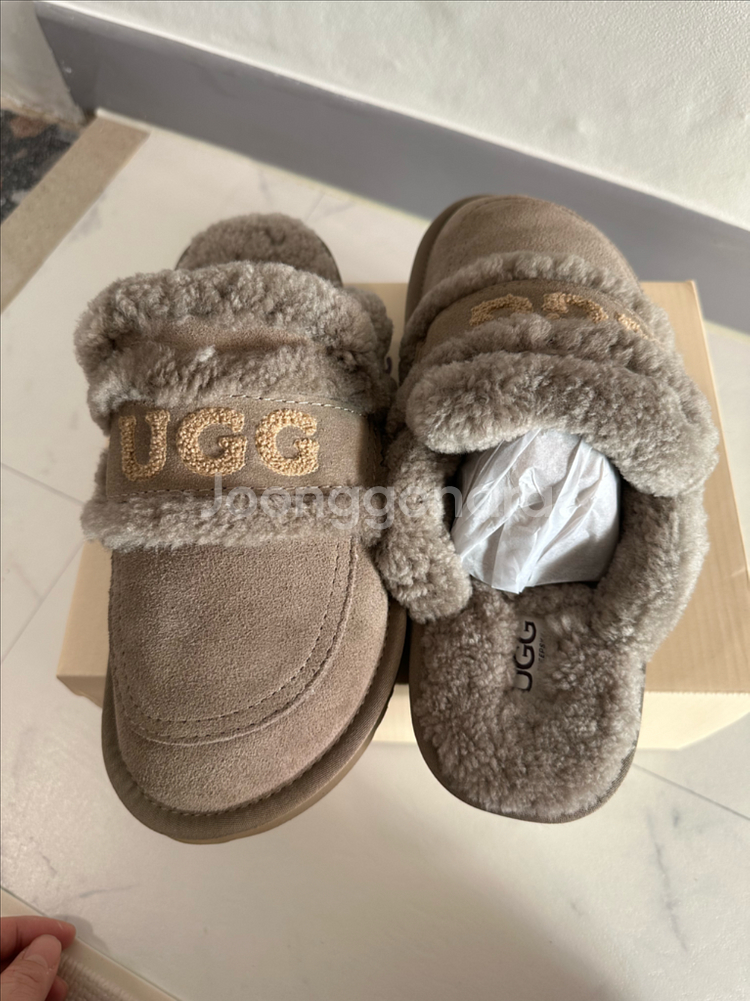 UGG 슬리퍼 새상품--1
