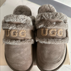 UGG 슬리퍼 새상품