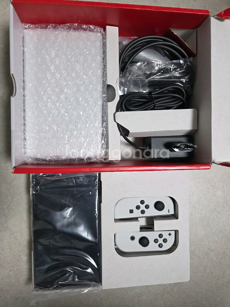 (단순개봉 새상품)닌텐도 스위치 OLED 화이트--1