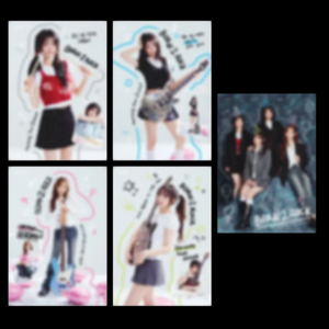 QWER 2주년 팝업 포스터 미개봉 입니다.