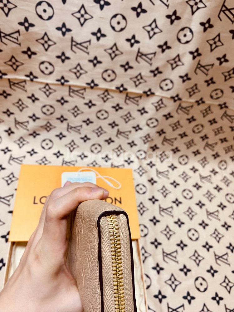 [OS] 루이비통 앙프렝뜨 끌레망스 지퍼돌이 장지갑--4