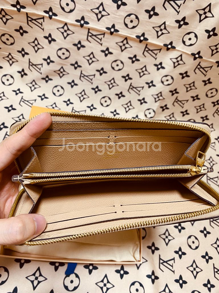 [OS] 루이비통 앙프렝뜨 끌레망스 지퍼돌이 장지갑--7