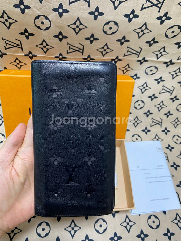 [인보이스] 루이비통 쉐도우 브라짜 월릿 장지갑--1