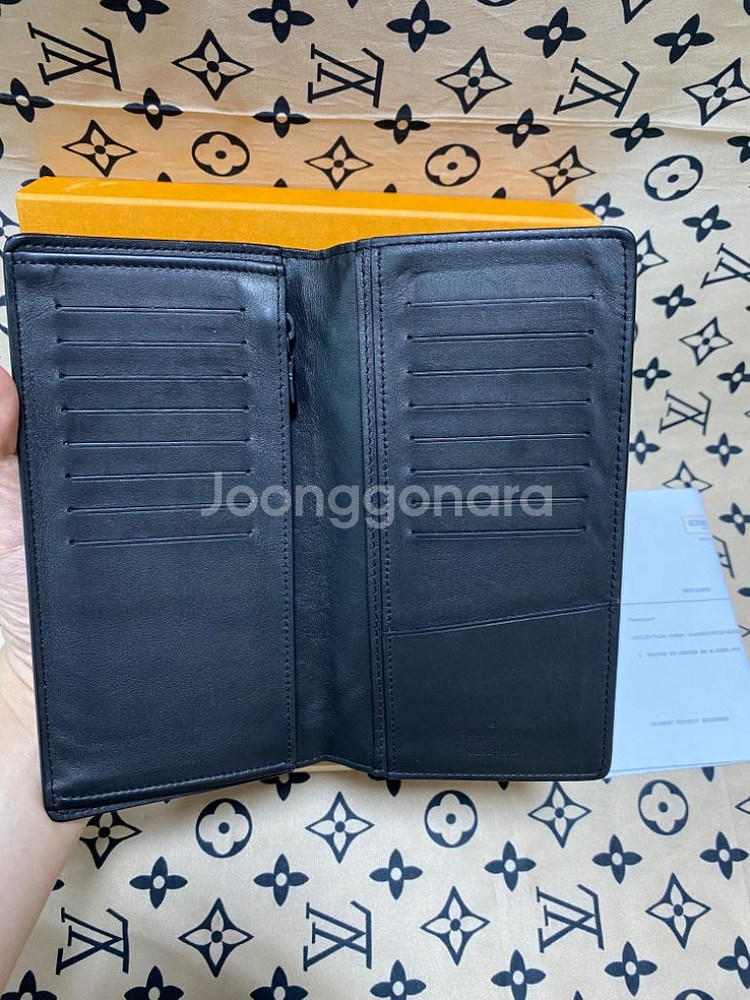 [인보이스] 루이비통 쉐도우 브라짜 월릿 장지갑--3