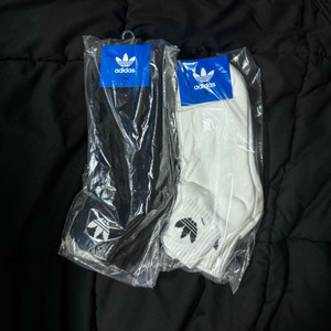 아디다스 오리지널스 미드 앵클 삭스 블랙, 화이트 새상품 일괄