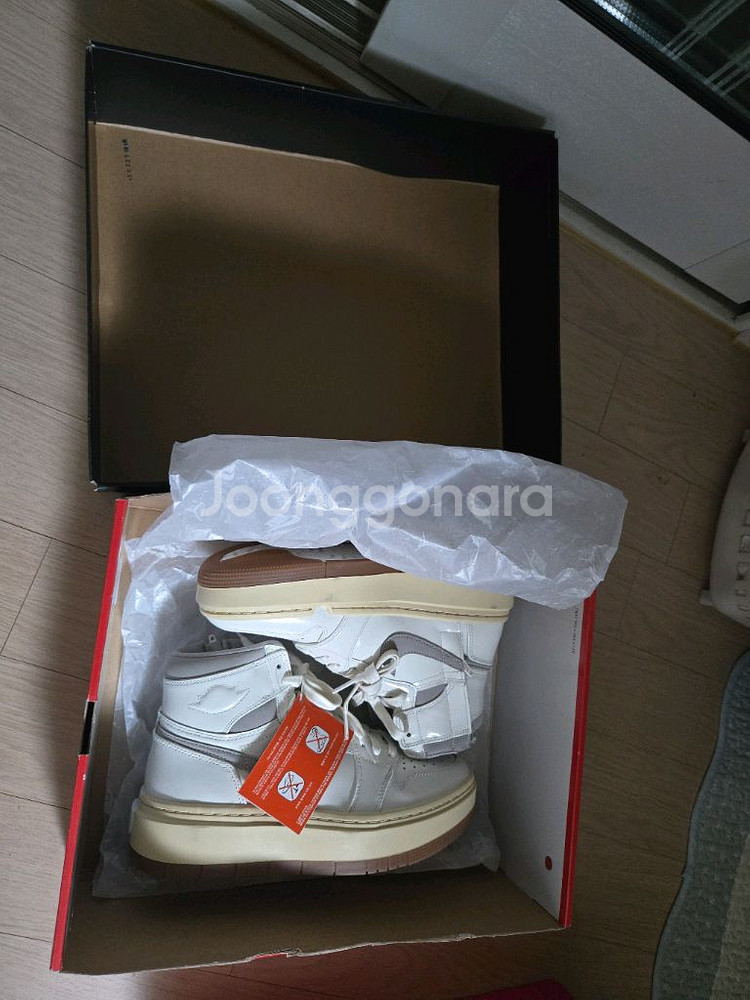 새상품) 나이키 에어 조던1 엘리베이트 255--0