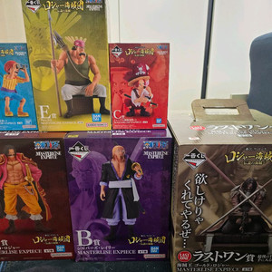 원피스 피규어 제일복권 전설의해적 라스트원포함 풀세트팝니다.