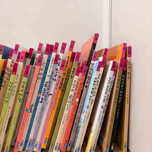 웅진 우리그림책 시리즈 65권<(1~67번중 4권없음-14,24,59,62) + 꿀약방3권 + 이지은그림책 2권