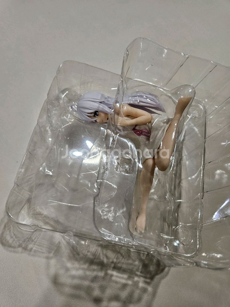 마녀의여행 일레이나 피규어--1