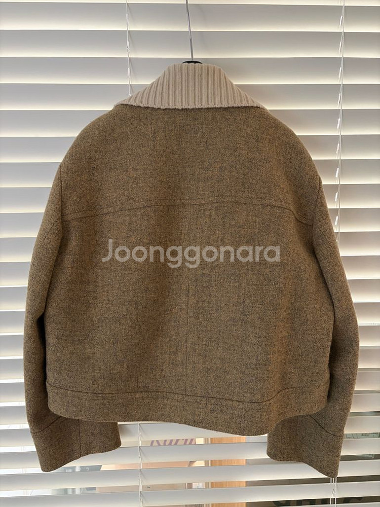 한섬 에스제이(SJSJ) 니트카라 누빔 자켓--1