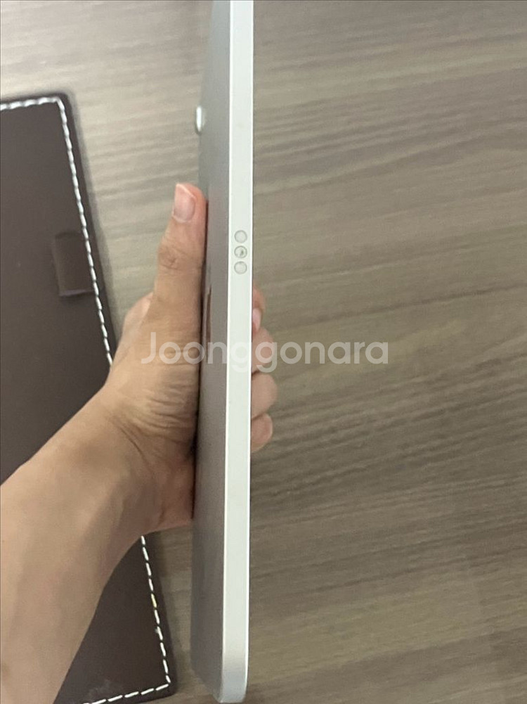 아이패드10세대 wifi 실버 64기가 S급 팝니다--4