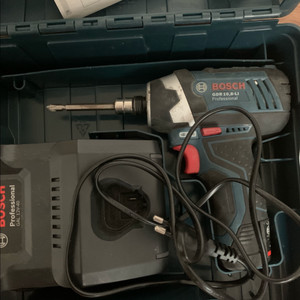 전동공구 세트 보쉬임팩트 드라이버