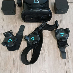 VIVE VR + 트래커2.0 + 베이스스테이션