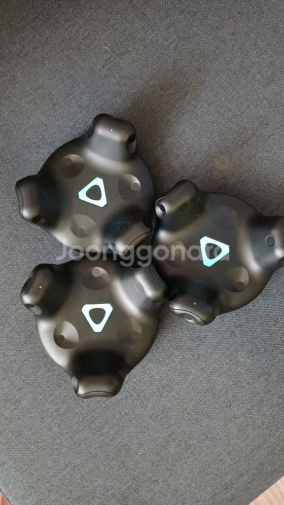 VIVE VR + 트래커2.0 + 베이스스테이션--1