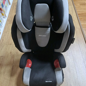 레카로 주니어 카시트