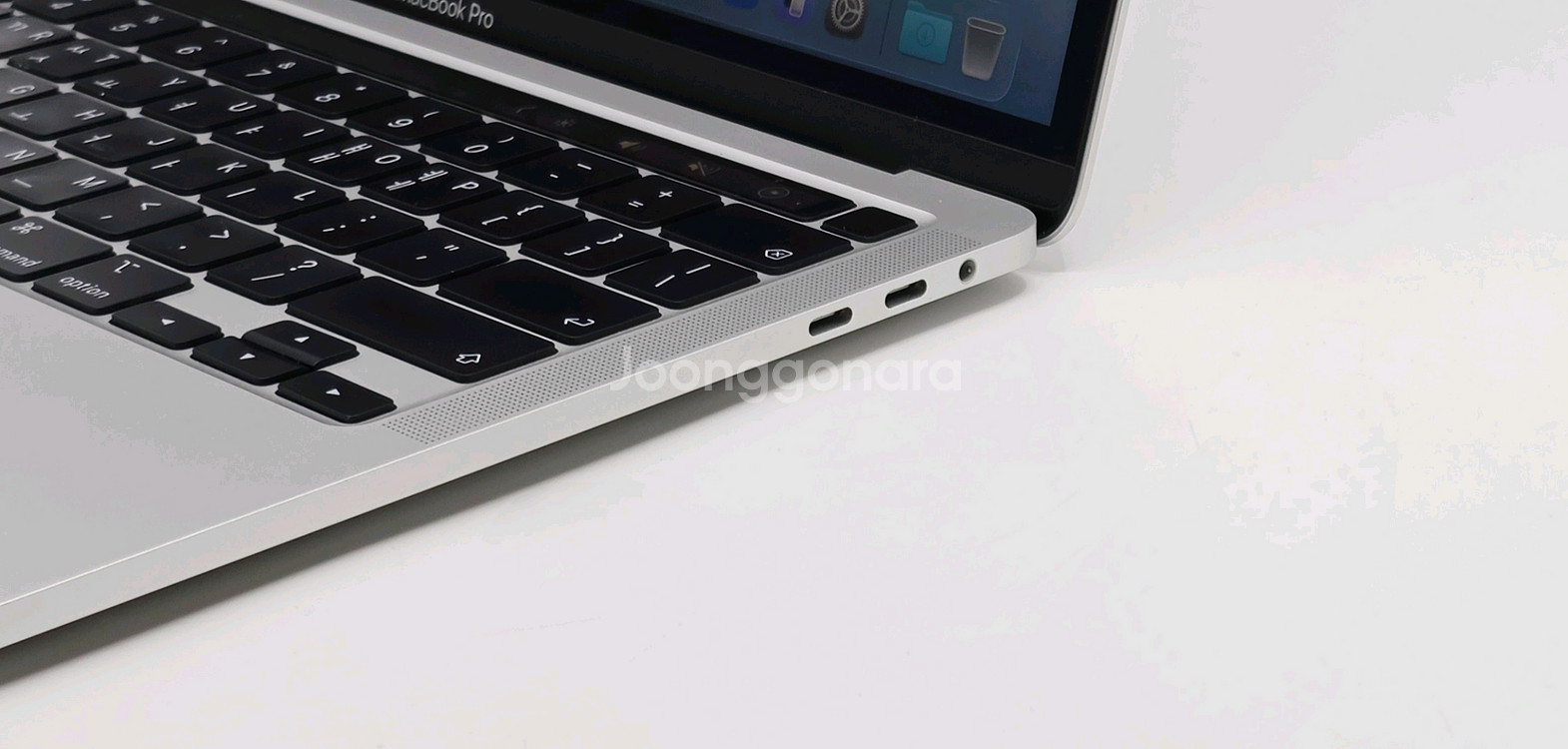 (중고)2020 맥북프로13 I7/16GB/512GB 실버 노트북 풀박스 깔끔한제품--4