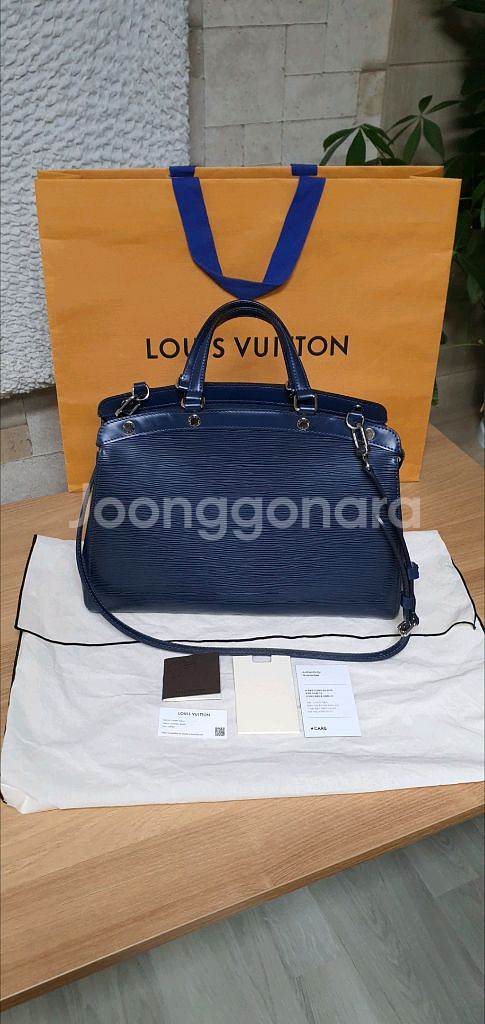 루이비통 에삐 브레아MM 크로스백 정품S급(감정서O)구찌프라다디올고야드샤넬셀린느보테가생로랑--0