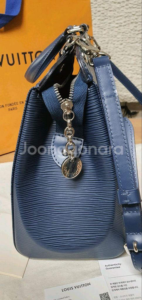 루이비통 에삐 브레아MM 크로스백 정품S급(감정서O)구찌프라다디올고야드샤넬셀린느보테가생로랑--6