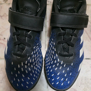 아디다스 프레데터 축구화