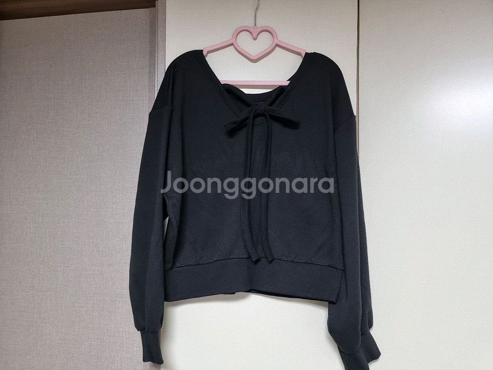 리본 디테일 맨투맨--0