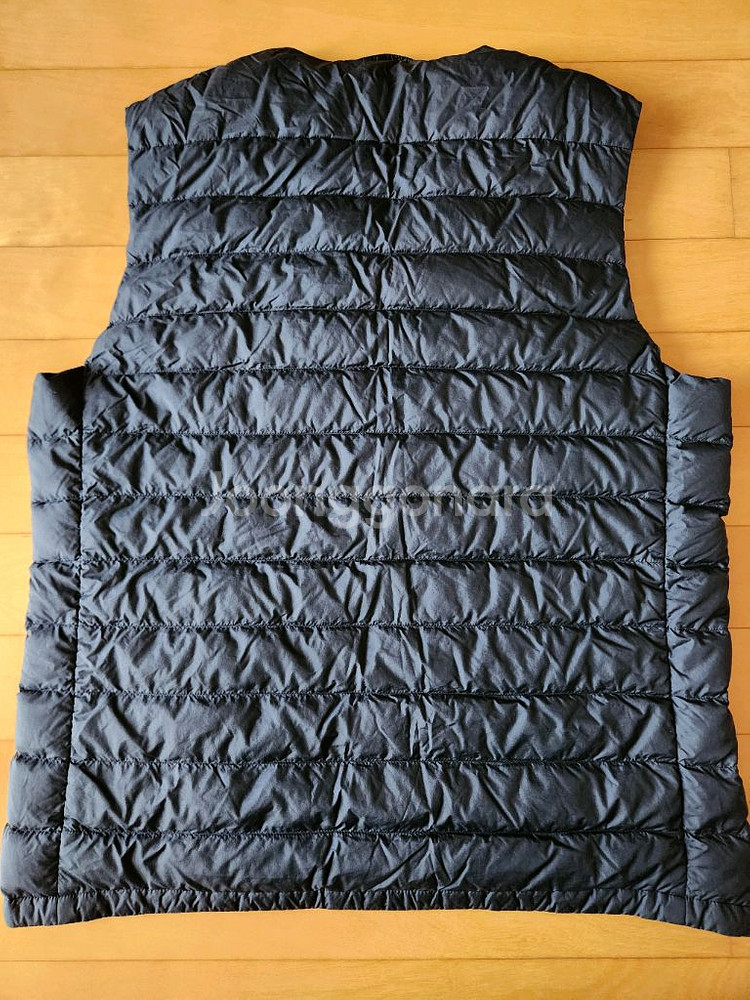 유니클로 울트라라이트다운 패딩 조끼 L--1