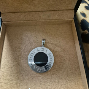 정품 불가리 18k 펜던트 양면 오닉스.라피스라줄리