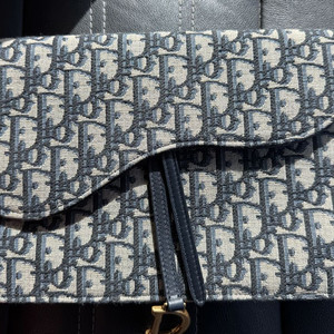 (정품) 디올 오블리크 새들 파우치 클러치 판매합니다