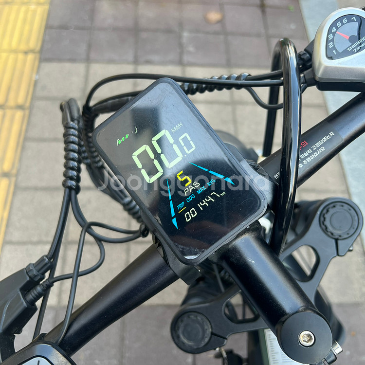 신품급 이지베이션 BS 슬릭 자토바이 전기자전거 팝니다.--1