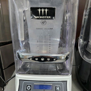 몬스터 자동 믹서기 (블렌더) GUS-M1