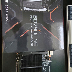 minisforum bd790i se 7940hx 팝니다.