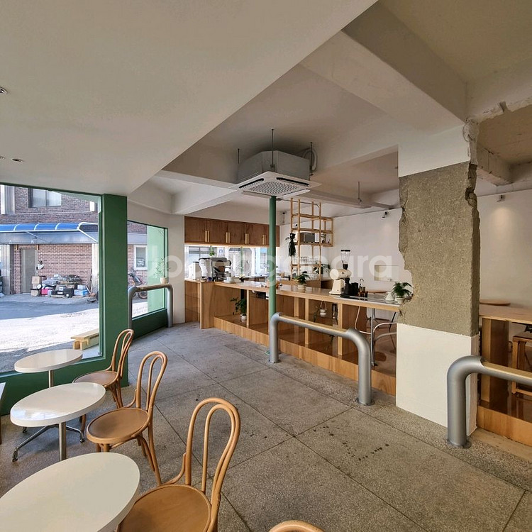 카페 인테리어 테이블 의자--2