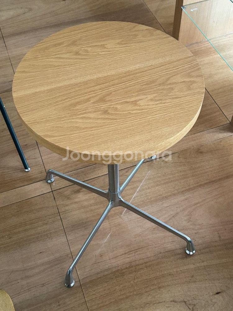 카페 인테리어 테이블 의자--3