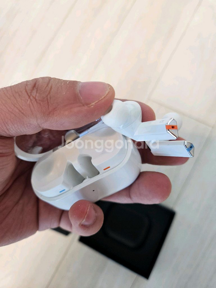 삼성 갤럭시 버즈3 프로 화이트--3