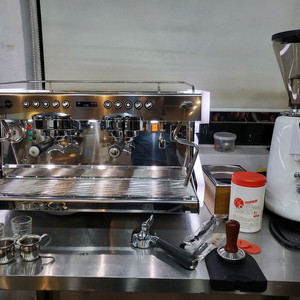 씨메03네오 커피머신 벨로즈자동그라인더 포함