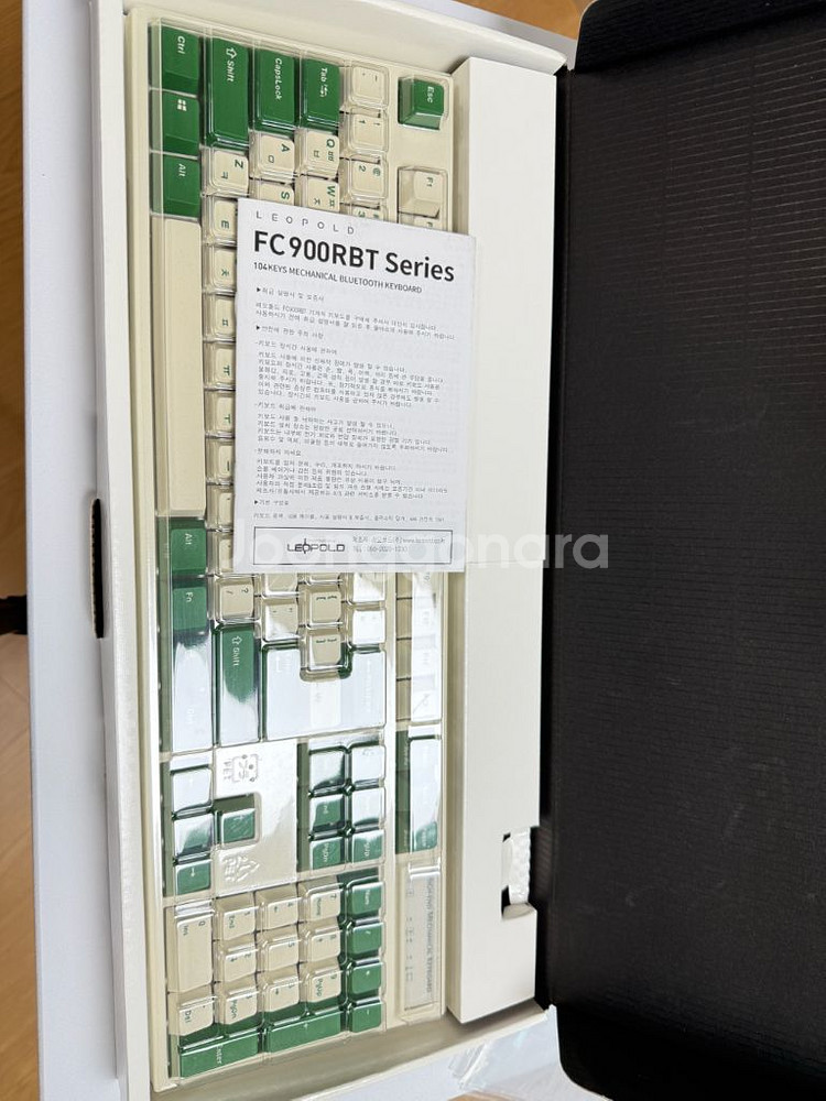 레오폴드 FC900RBT 휴대용 키보드--3