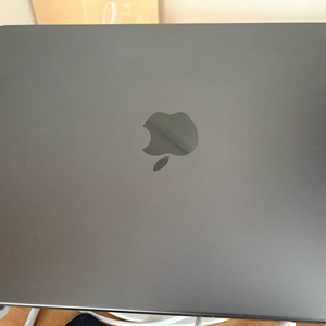 맥북프로 m3 pro 18기가 / 512 기가 스페이스블랙