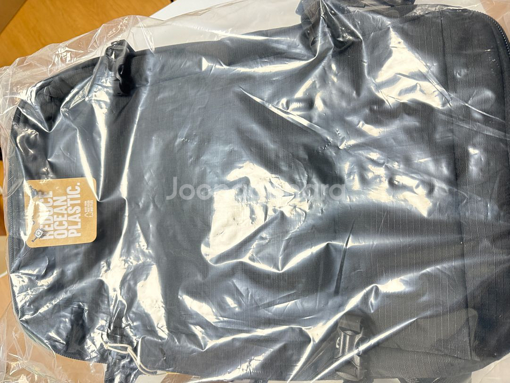 팩세이프 Pacsafe Vibe40 백팩 블랙색상--3