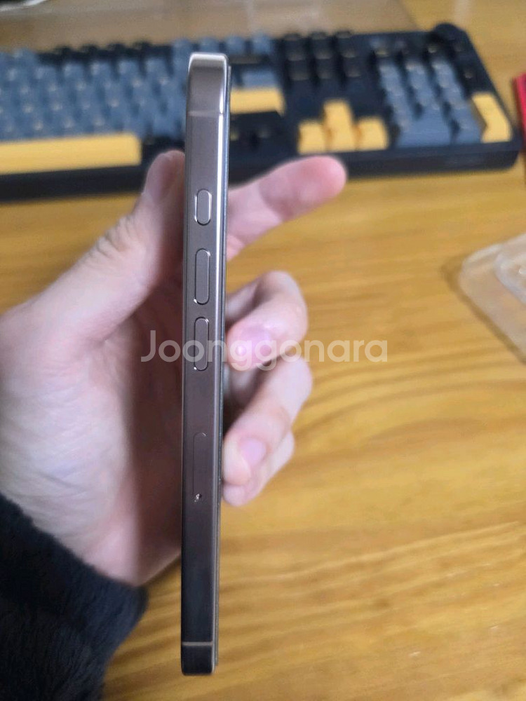 (개인)아이폰16프로 데저트 티타늄 256기가--3