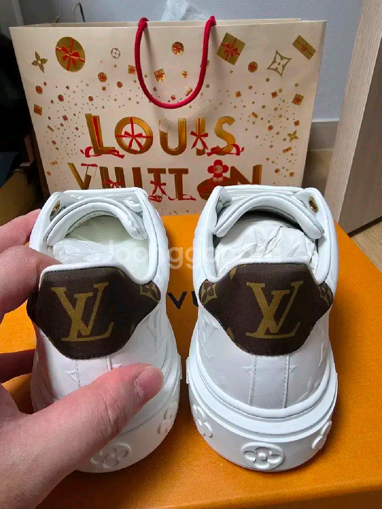 * 루이비통 타임아웃 스니커즈 35.5사이즈 새제품--5