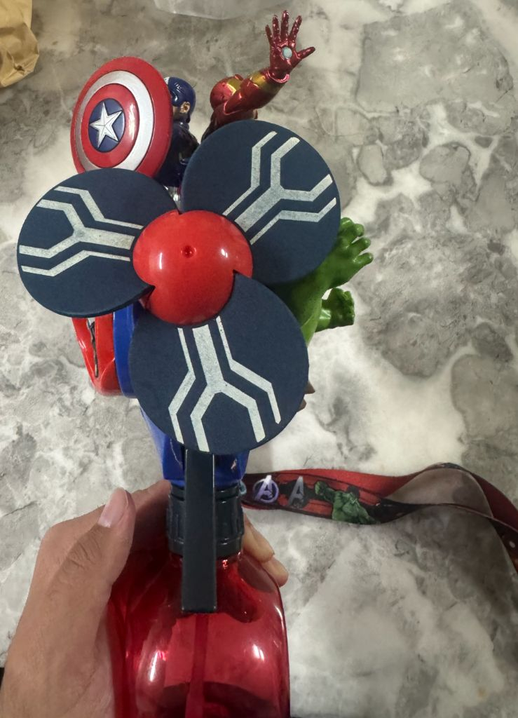 디즈니랜드 한정 마블 어벤져스 휴대용 선풍기(미스트 겸용) 이미지