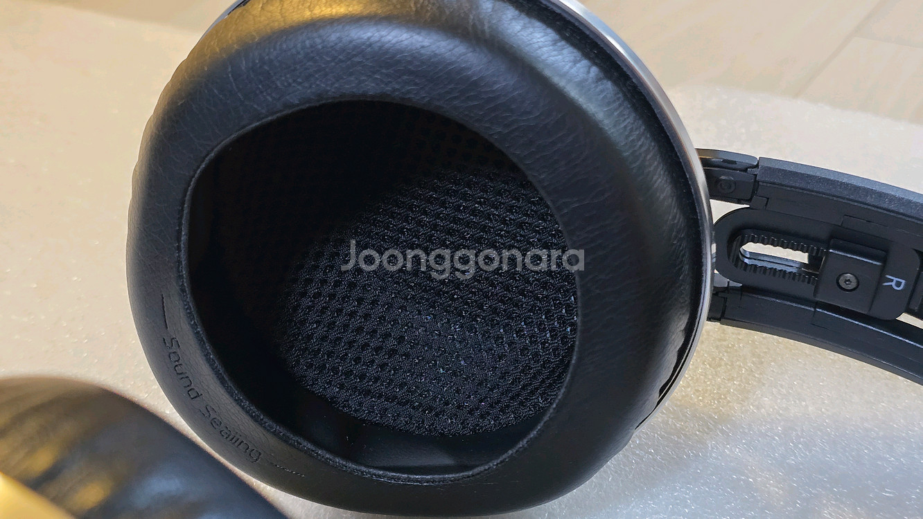 akg k872 밀폐형 헤드폰--2