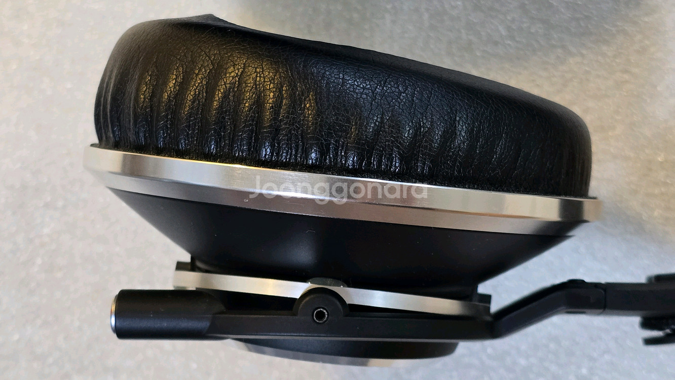 akg k872 밀폐형 헤드폰--3